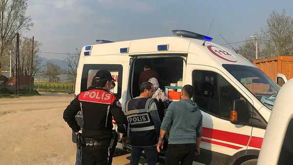 Sokağa çıkma yasağını delip polise saldırdılar! 5 kişi gözaltına alındı - 1