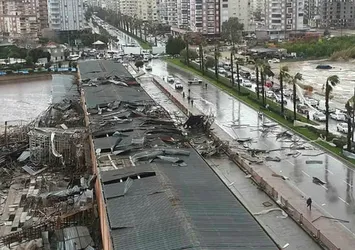 Meteoroloji'den 'çatılar uçabilir' uyarısı