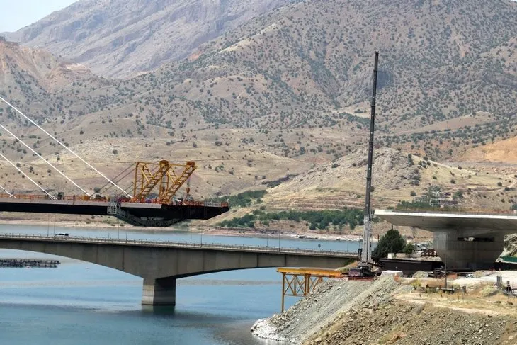 Yeni Kömürhan Köprüsü’nde sona doğru! Köprünün iki yakasının birleşmesine 70 metre kaldı