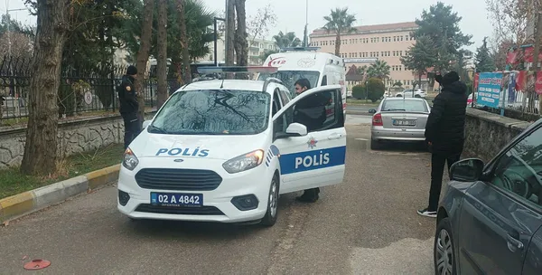 son-dakika-adiyamanda-feci-kaza-3-yarali-1641136502140.jpg Son dakika: Adıyaman'da feci kaza: 3 yaralı - 2