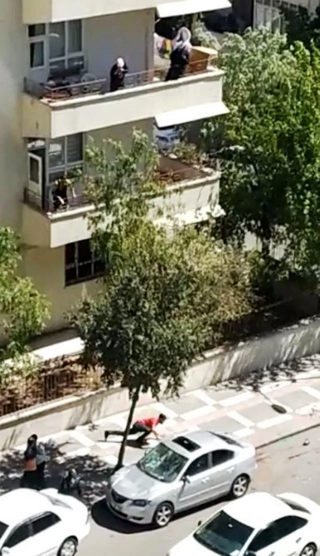 Şanlıurfa’da taşlı sopalı miras kavgası kamerada - 2