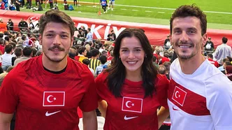 Mercan Köşk oyuncuları milli maçı stadyumdan takip etti
