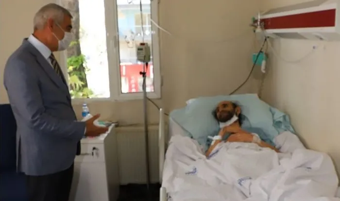 Türk sinemasının emektar ismi hayatını kaybetti! Bizimkiler dizisinin Cemil'i Uğurtan Sayıner vefat etti - 4