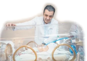 2.5 kiloluk bebeğin kalbine üç stent