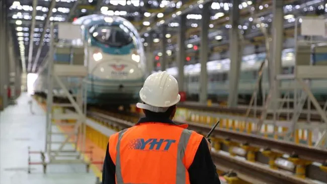 Koronavirüs sebebiyle duran tren seferleri yeniden başlıyor! Seferler artacak HES kodu şartı var