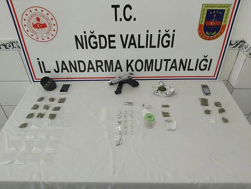 Nigde De Uyusturucu Operasyonu Evde Ele Gecirildi