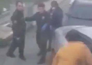 Sopayla bekçiye saldırmaya kalktı! Etkisiz hale getirildi