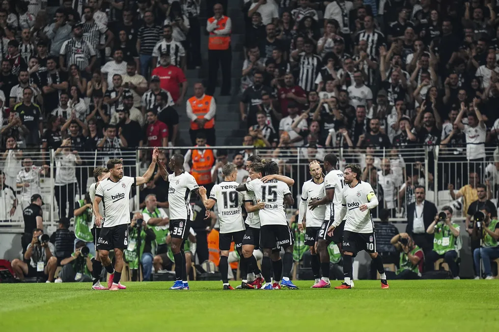 canli-besiktas-eyupspor-1786908309528.jpg Kartal perdeyi galibiyetle açtı! Maç sonucu: Beşiktaş 1-0 Eyüpspor - 5