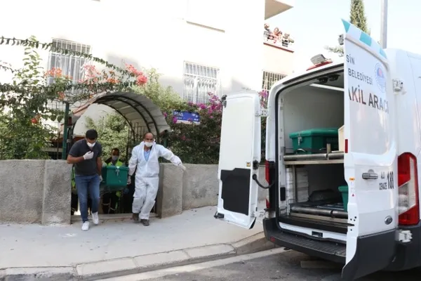 1601668560686.jpg Mersin'de kadın cinayeti: 9.kattaki evi basıp silahı görünce kaçmaya çalışan kadını vahşice katletti - 5