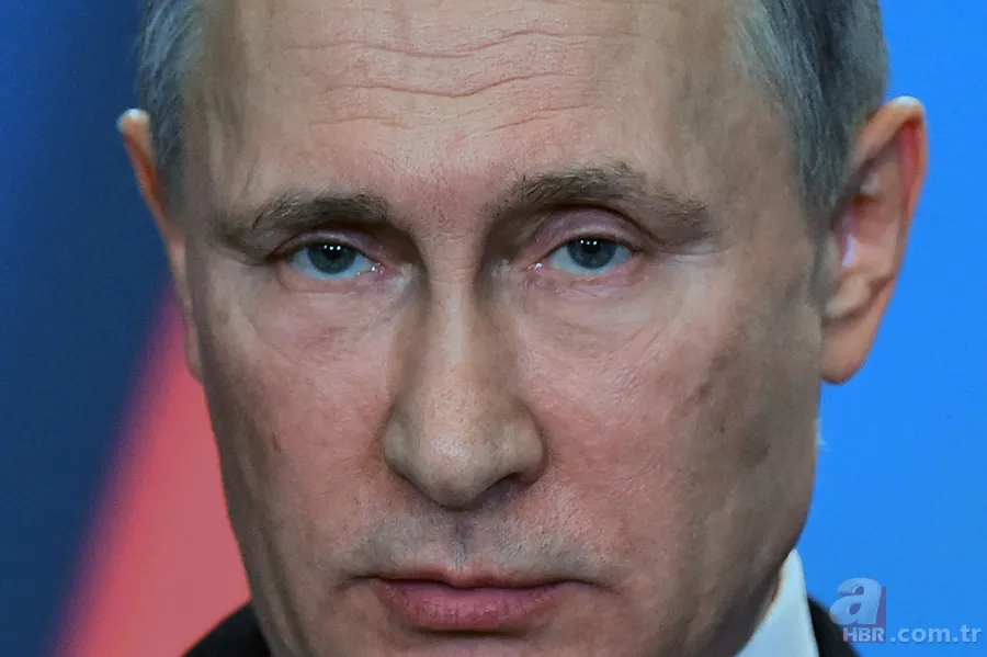 Putin'in katıldığı kutlamalara damga vuran pankart! Gizemli Z değişti 22