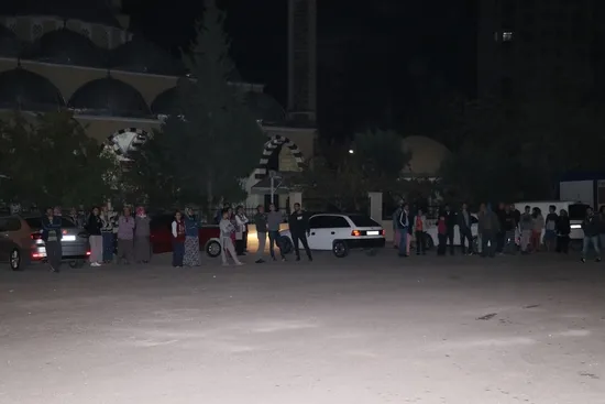 Adana’da yanan bir ev kullanılmaz hale geldi