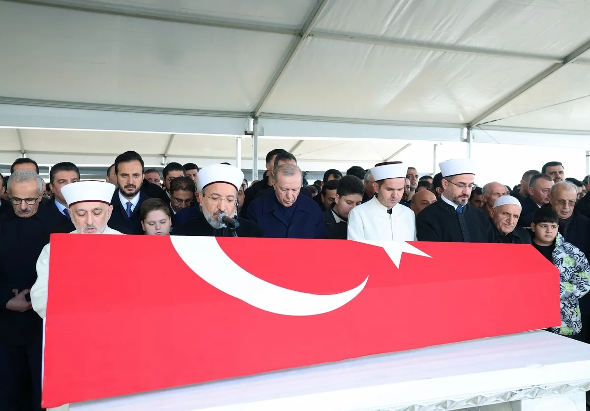 uskudar-belediye-baskan-vekili-dundar-ziya-gultekine-veda-baskan-erdogan-tabutuna-omuz-verdi-1792150076380.jpeg Üsküdar Belediye Başkan Vekili Dündar Ziya Gültekin'e veda! Başkan Erdoğan tabutuna omuz verdi - 2