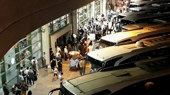 Ankara'da koronavirüs tedbirlerine rağmen asker uğurlayan kişilere ceza kesildi - 2