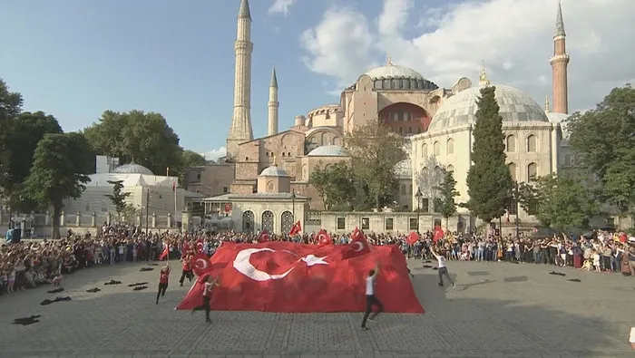 İstanbul ve Londra'da eş zamanlı "15 Temmuz" koreografisi - 1