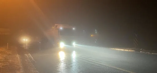 Bolu Dağı'nda kar yağışı etkili oluyor