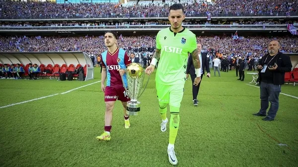 Trabzonspor yıldızlarıyla sözleşme yeniledi