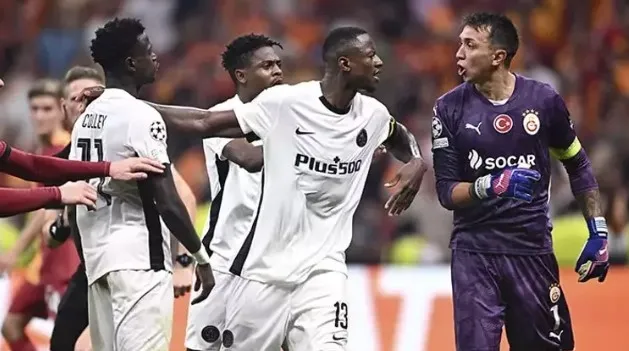 galatasaray-young-boys-macinda-yuksek-tansiyon-muslera-cildirdi-1724798832097.jpg Galatasaray-Young Boys maçında yüksek tansiyon! Muslera çıldırdı