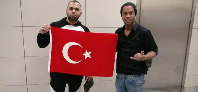 Efsane futbolcu Ronaldinho İstanbul'da
