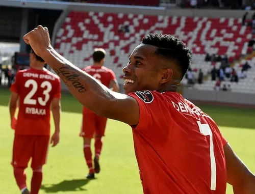 Sivasspor Bursaspor engelini Robinho ile geçti