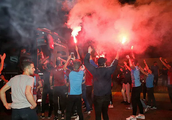 Trabzonspor taraftarına özel çağrı! Mutluluğa Kurşun Sıkma - 2