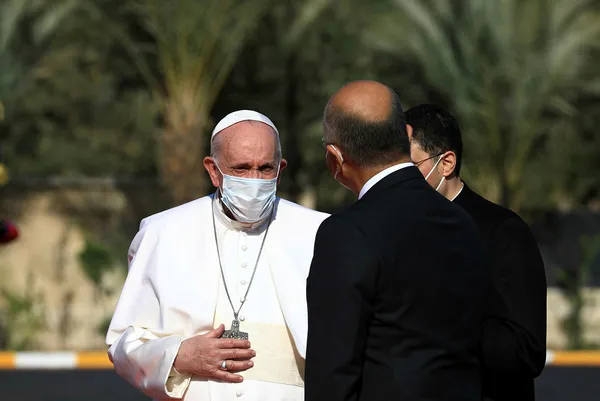 Papa Franciscus Irak Başbakanı Kazimi ve Cumhurbaşkanı Salihi ile görüştü