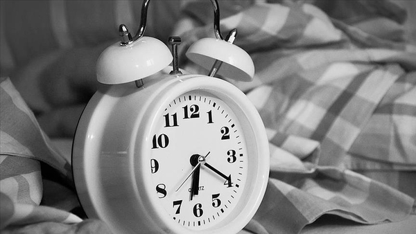 Saatleri ileri geri mi alındı? Saatler değişti mi? Türkiye’de şu an saat kaç?