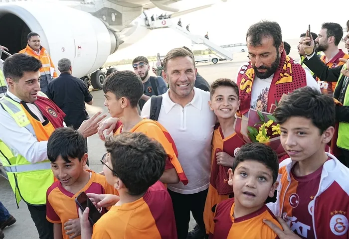 super-kupa-bilmecesi-yarin-cozulecek-fenerbahce-sahaya-cikacak-mi-galatasaray-cephesi-ne-yapacak-1712418222433.jpg Süper Kupa bilmecesi çözülüyor! Fenerbahçe sahaya çıkacak mı? Galatasaray cephesi Şanlıurfa'da... - 5