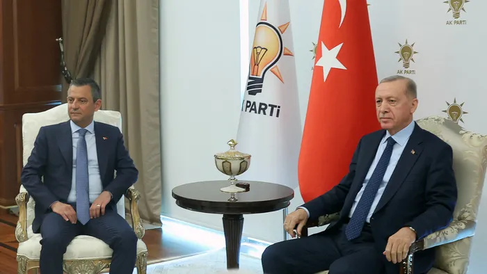 Başkan Erdoğan-Özgür Özel zirvesinde dikkat çeken ayrıntı! Özgür Özel duyurdu: Cumhurbaşkanlığı’ndan talep ettik