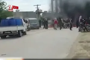 Suriye halkı, YPGye isyan etti! Karakol ve kontrol noktalarını yakıp yıktılar