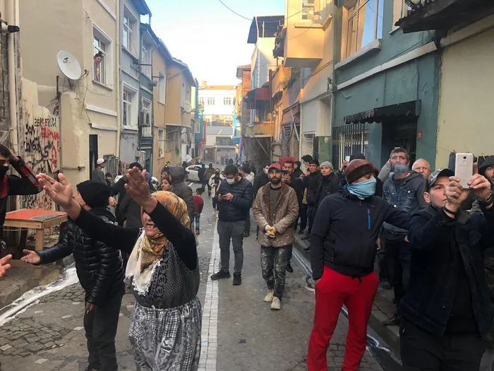 Son dakika: CHP'li İBB'de İETT'den sonra itfaiye ekipleri de sınıfta kaldı: Yangına müdahale edilemeyince bina küle döndü - 3