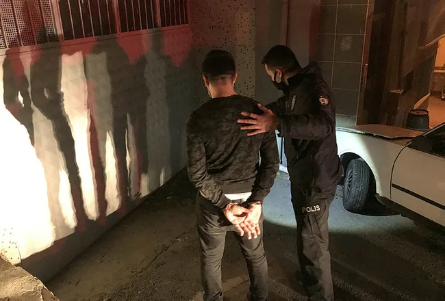 Bursa'da polisten kaçan ve yakalanan sürücü böyle ağladı: Sen korku nedir bilir misin? - 5