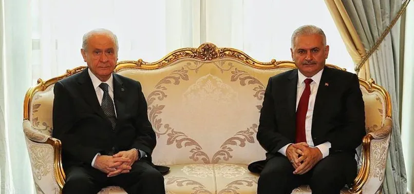 Başkanlık sistemi için Bahçeli’ye iki öneri