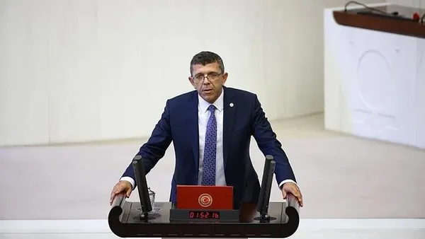 chp-lideri-ozgur-ozelin-ip-cambazligi-tepkiler-pes-pese-geldi-tipitip-ve-emanetci-arkadas-1711770878354.jpeg CHP lideri Özgür Özel’in "İP" cambazlığı! Tepkiler peş peşe geldi: “Tipitip” ve “emanetçi arkadaş” - 7