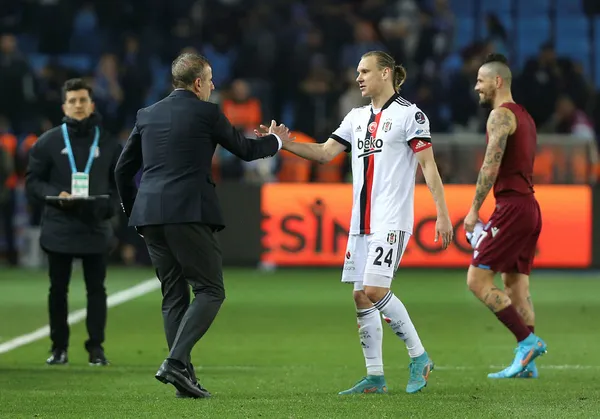 ramazan-bayraminda-cifte-bayram-kutlayacagiz-trabzonspor-teknik-direktoru-abdullah-avcidan-besiktas-maci-sonra-1649016998269.jpg Ramazan Bayramında çifte bayram kutlayacağız! Trabzonspor teknik direktörü Abdullah Avcı'dan Beşiktaş maçı sonrası açıklamalar - 2