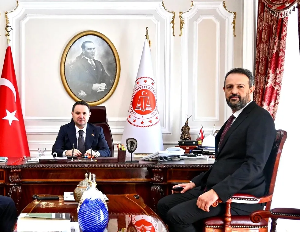 1781581390539.jpeg Adalet Bakanı Akın Gürlek duyurdu: FETÖ’nün 'A takımı' için düğmeye basıldı | İade dosyaları yenileniyor - 2