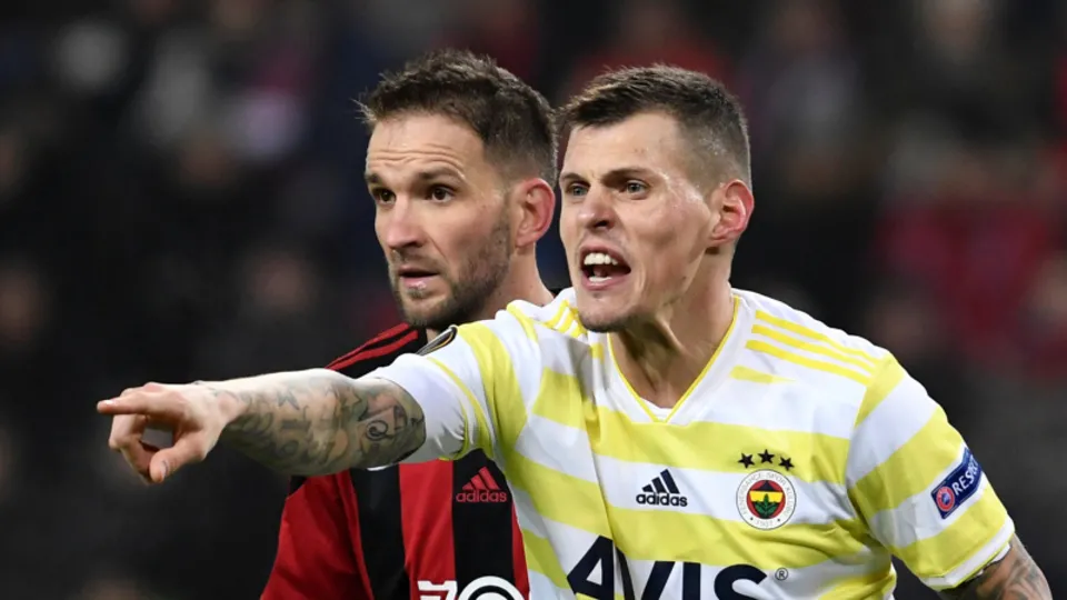 Skrtel'in yerine 2 dünya yıldızı