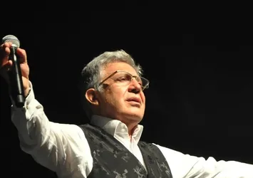 Zülfü Livaneli PKK'nın ajansına ülkesini böyle kötüledi