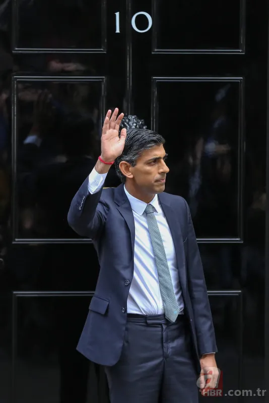 İngiltere’nin yeni Başbakanı Rishi Sunak’ın bu özelliklerini duyunca çok şaşıracaksınız! Tam bir bağımlı çıktı! Dişlerini kaybetme sebebi… 3