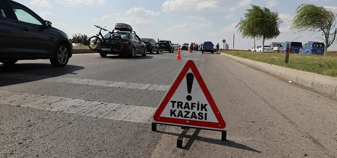 Bursa'da elim kaza: Tırla otomobil çarpıştı