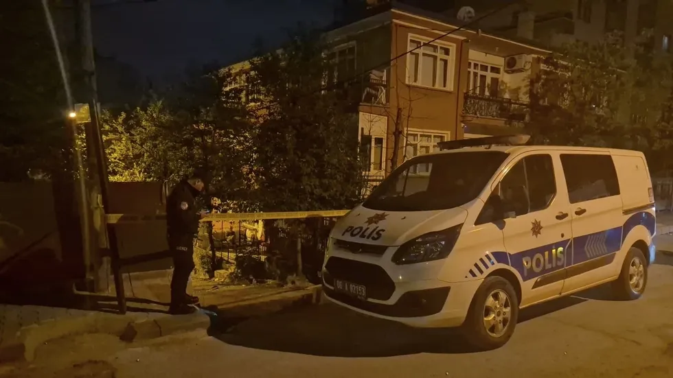 1790054689335.jpg Ankara’da apartmanda 3 ceset bulundu - 3