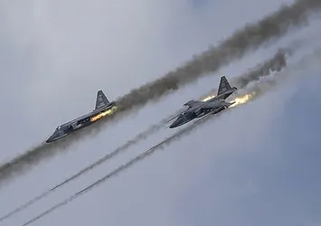 Tehlikeli dakikalar! Rus ve ABD uçakları...