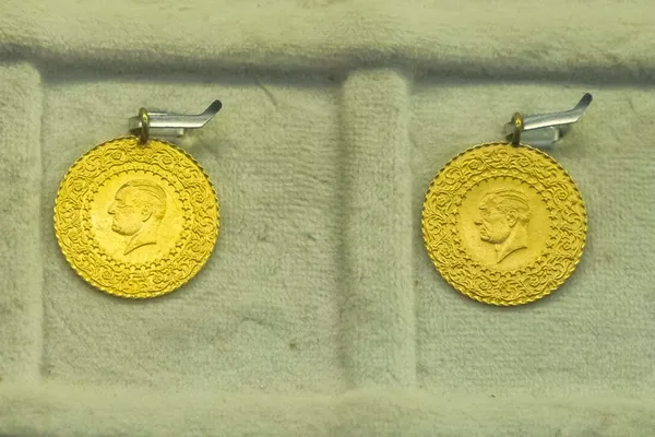 22 KASIM DÖVİZ VE ALTIN KURU: Bugün altın ne kadar, düştü mü, kaç lira oldu? 1 Dolar, Euro, 22 ayar, gram, çeyrek, yarım...