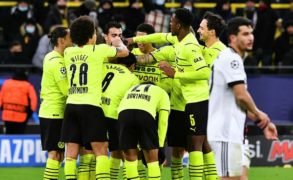 Borussia Dortmund: 5 - Beşiktaş: 0 MAÇ SONUCU | Beşiktaş 5 farklı mağlup olarak grubunda 0 çekti