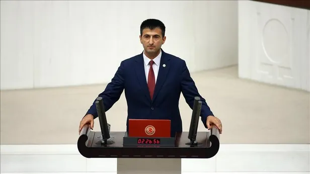 mehmet-ali-celebi-kimdir-ak-partiye-gecen-mehmet-ali-celebi-kac-yasinda-aslen-nereli-1665478560204.jpg Ak Parti'ye geçen Mehmet Ali Çelebi kaç yaşında, aslen nereli? Mehmet Ali Çelebi kimdir? - 5