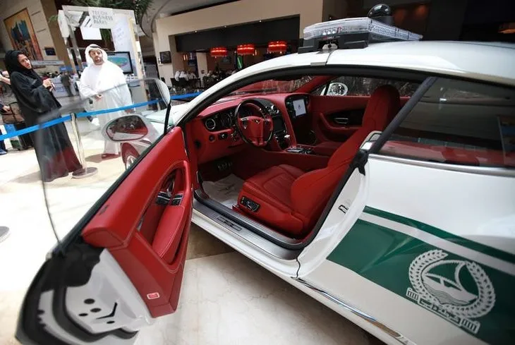Dubai polisinin garajı