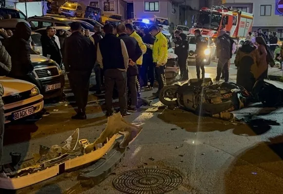 1707514582819.jpg Kağıthane'de otomobil kontrol çıktı sohbet eden 2 kişiyi yaraladı! - 2
