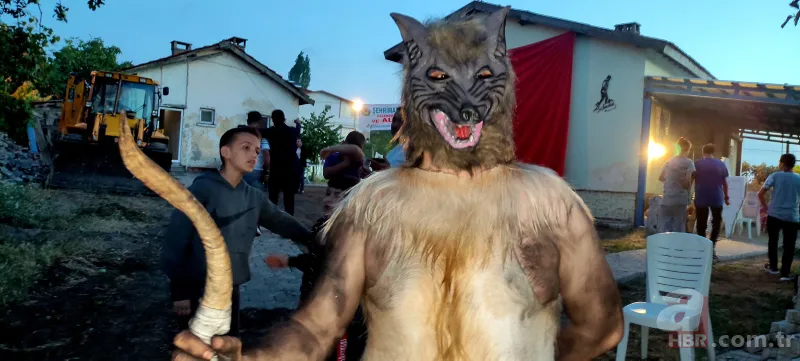 Bursa’da korkunç gelenek 200 yıldır devam ediyor! Derileri giyip… 1