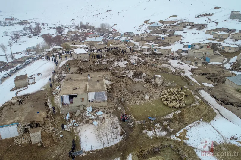 Van'daki göçük altından 3 çocuk cesedi çıkartan itfaiyeci konuştu 14