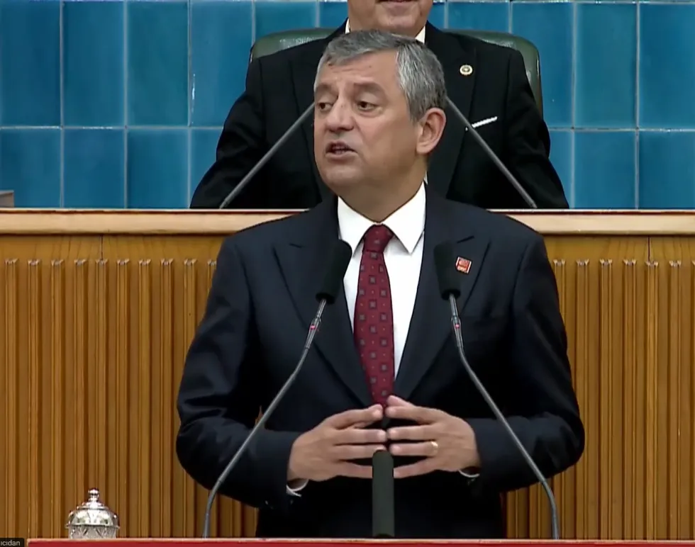 ozgur-ozelden-baskan-erdogana-hadsiz-sozler-1782822245796.png (Foto: ahaber.com.tr ekran görüntüsü)