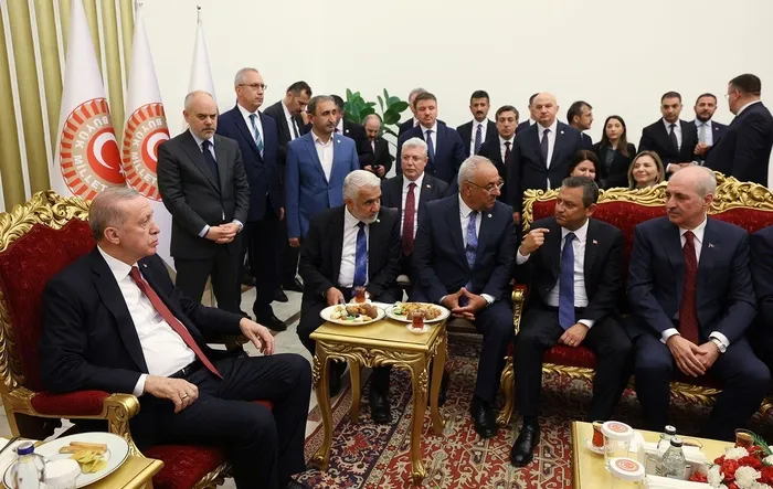 MHP lideri Devlet Bahçeli ile CHP lideri Özgür Özel arasındaki kritik görüşme